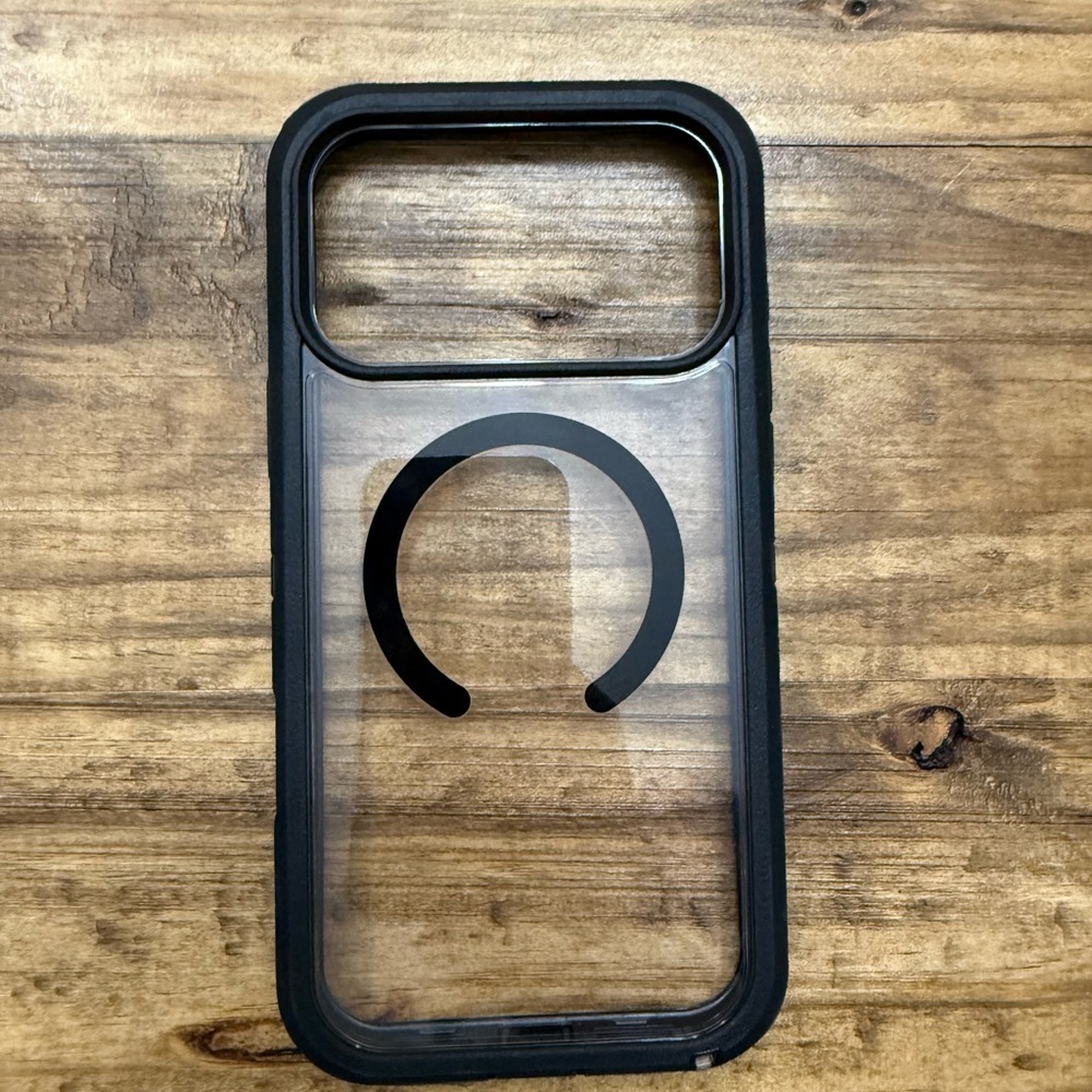 iPhone 17 Pro Max Otterbox Defender Pro XT Phone Case - Good Used Condition.